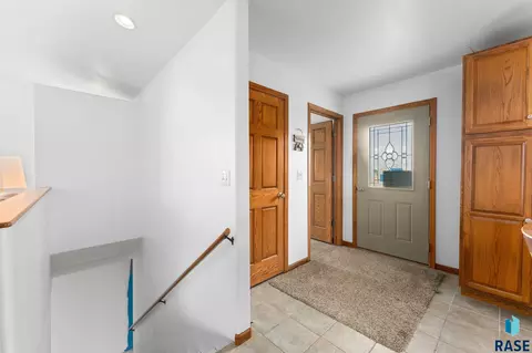 Entry Way - 39240 210th St, Huron, SD 57350 photo 1 of 1