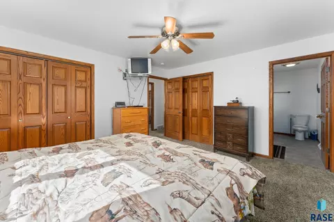 Bedroom - 39240 210th St, Huron, SD 57350 photo 2 of 4