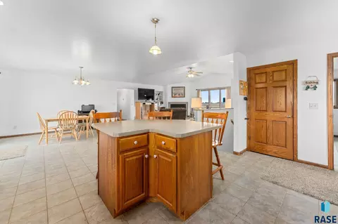 Kitchen - 39240 210th St, Huron, SD 57350 photo 4 of 4