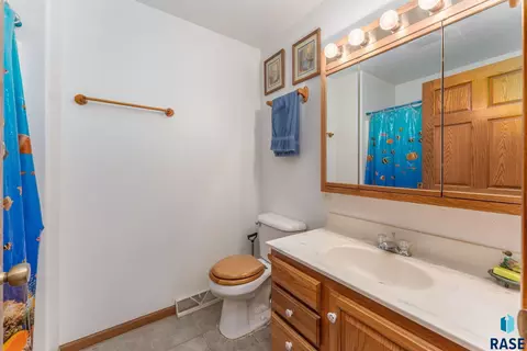 Bath - 39240 210th St, Huron, SD 57350 photo 2 of 2