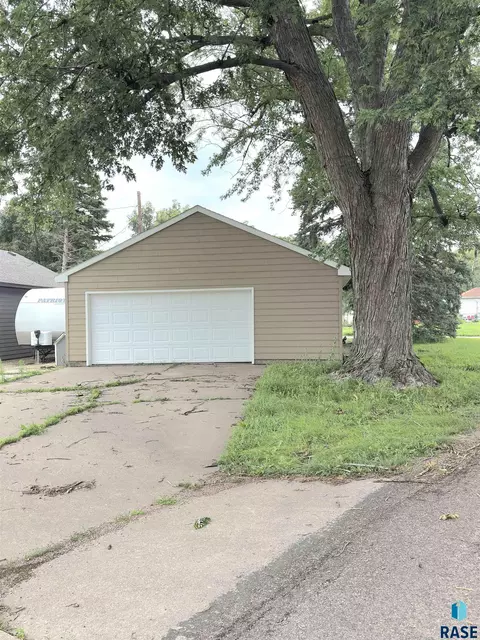 130 Lincoln Ave, Centerville, SD 57014 photo 3
