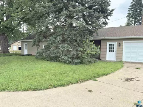 130 Lincoln Ave, Centerville, SD 57014 photo 2