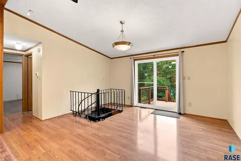 Living - 24253 467a Ave, Dell Rapids, SD 57022 photo 5 of 5