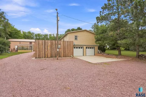 Exterior - 24253 467a Ave, Dell Rapids, SD 57022 photo 2 of 8