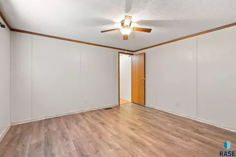 Bedroom - 24253 467a Ave, Dell Rapids, SD 57022 photo 4 of 4