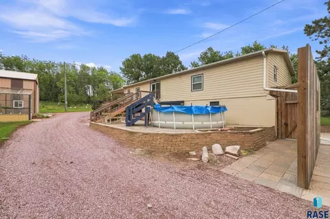 Exterior - 24253 467a Ave, Dell Rapids, SD 57022 photo 6 of 8