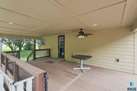 Exterior - 24253 467a Ave, Dell Rapids, SD 57022 photo 4 of 8
