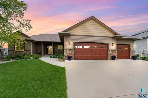 8805 E Palametto St, Sioux Falls, SD 57110