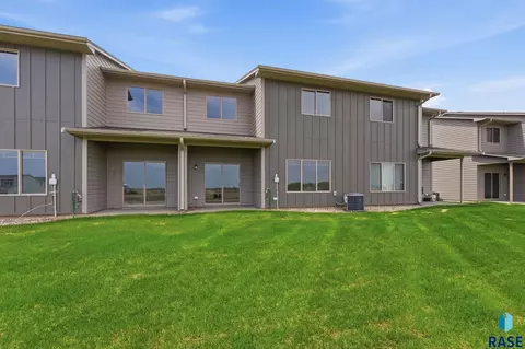 Exterior - 6154 S Bison Pl, Sioux Falls, SD 57108 photo 2 of 2