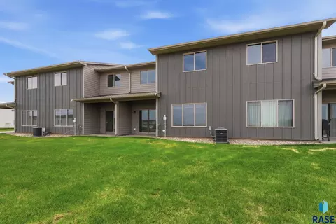 Exterior - 6154 S Bison Pl, Sioux Falls, SD 57108 photo 1 of 2