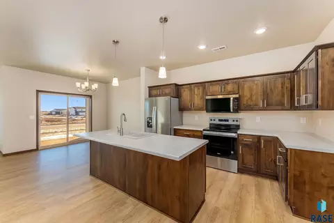 Kitchen - 6154 S Bison Pl, Sioux Falls, SD 57108 photo 3 of 3
