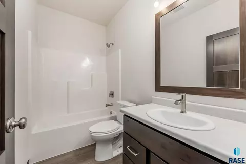 Bath - 2404 E Tinley St, Brandon, SD 57005 photo 2 of 2
