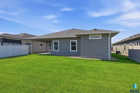 Exterior - 2404 E Tinley St, Brandon, SD 57005 photo 3 of 3