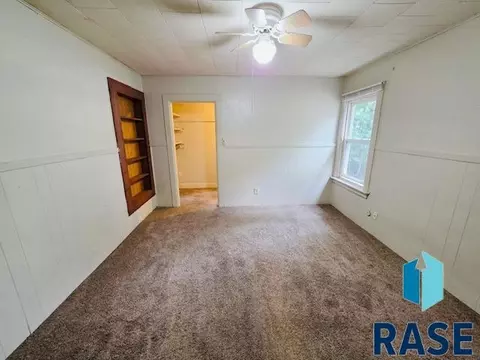 Bedroom - 607 NE 4th St, Madison, SD 57042 photo 4 of 4