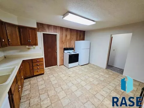 Other - 607 NE 4th St, Madison, SD 57042 photo 2 of 4