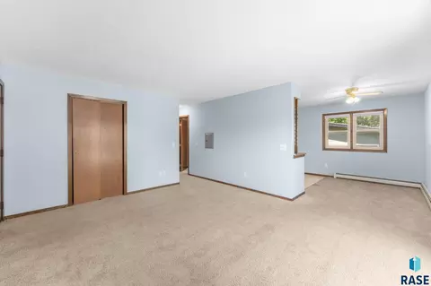 Living - 2900 E Klondike Trl, Sioux Falls, SD 57103 photo 4 of 6