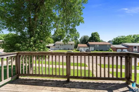 Exterior - 2900 E Klondike Trl, Sioux Falls, SD 57103 photo 2 of 7