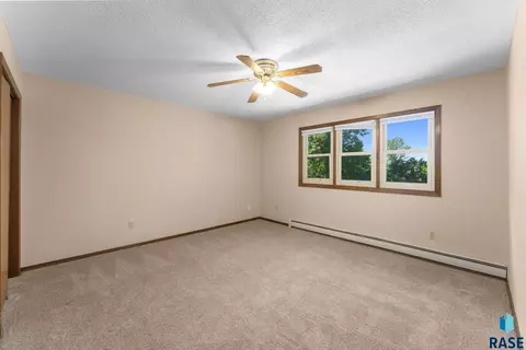 Bedroom - 2900 E Klondike Trl, Sioux Falls, SD 57103 photo 1 of 4