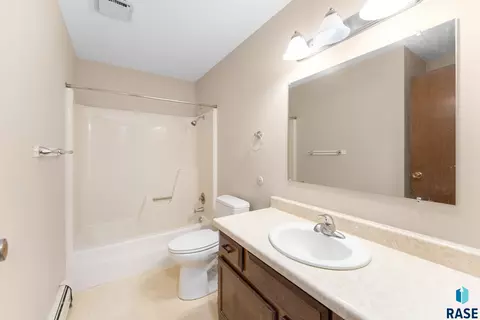Bath - 2900 E Klondike Trl, Sioux Falls, SD 57103 photo 1 of 2
