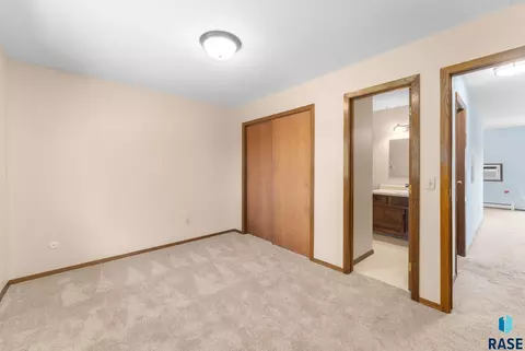 Bedroom - 2900 E Klondike Trl, Sioux Falls, SD 57103 photo 4 of 4