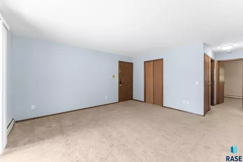 Living - 2900 E Klondike Trl, Sioux Falls, SD 57103 photo 5 of 6