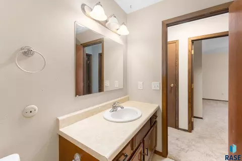 Bath - 2900 E Klondike Trl, Sioux Falls, SD 57103 photo 2 of 2