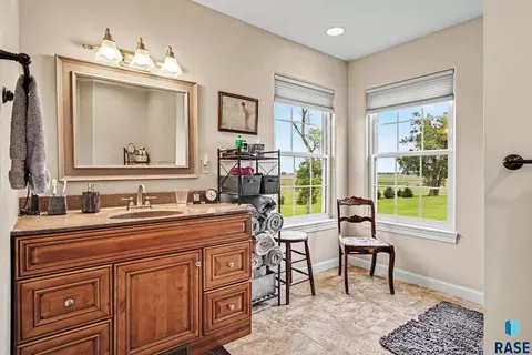 Bath - 22987 448th Ave, Madison, SD 57042 photo 2 of 5