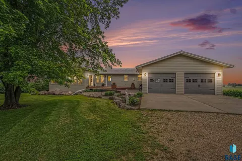 Exterior - 22987 448th Ave, Madison, SD 57042 photo 7 of 7