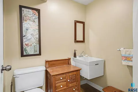 Bath - 22987 448th Ave, Madison, SD 57042 photo 4 of 5