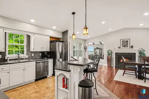 Kitchen - 22987 448th Ave, Madison, SD 57042 photo 2 of 4