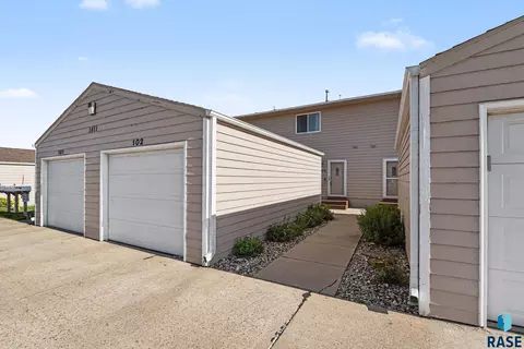 1811 S Sertoma Ave #102, Sioux Falls, SD 57106