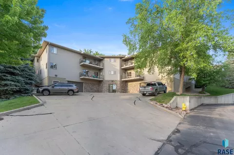 1536 S Southeastern Ave, Sioux Falls, SD 57103