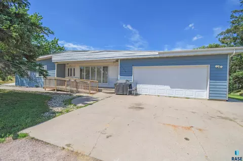 24635 S Garfield Ave, Dell Rapids, SD 57022