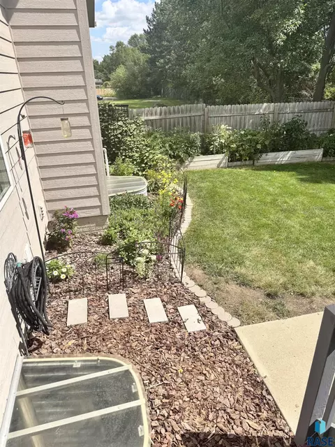 Exterior - 7801 W 65th St, Sioux Falls, SD 57106 photo 7 of 29