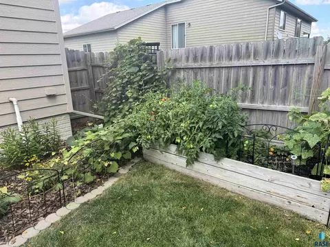 Exterior - 7801 W 65th St, Sioux Falls, SD 57106 photo 13 of 29
