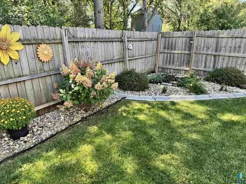 Exterior - 7801 W 65th St, Sioux Falls, SD 57106 photo 16 of 29