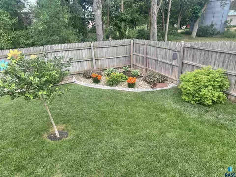 Exterior - 7801 W 65th St, Sioux Falls, SD 57106 photo 26 of 29