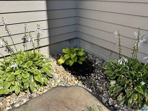 Exterior - 7801 W 65th St, Sioux Falls, SD 57106 photo 23 of 29