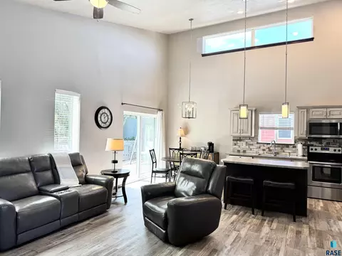 Living - 7801 W 65th St, Sioux Falls, SD 57106 photo 3 of 8