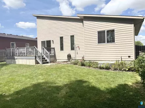 Exterior - 7801 W 65th St, Sioux Falls, SD 57106 photo 20 of 29
