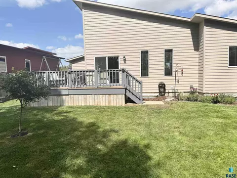 Exterior - 7801 W 65th St, Sioux Falls, SD 57106 photo 19 of 29