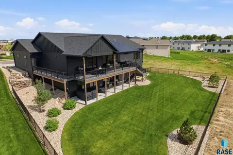 5443 W Colonial Ct, Sioux Falls, SD 57107