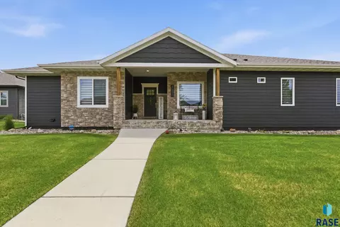 1325 W Waterstone Dr, Sioux Falls, SD 57108