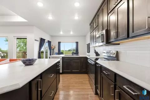 Kitchen - 7805 E Marana St, Sioux Falls, SD 57110 photo 5 of 7