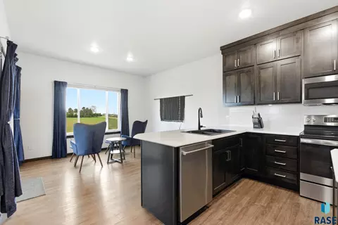 Kitchen - 7805 E Marana St, Sioux Falls, SD 57110 photo 2 of 7