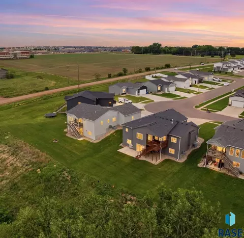 View/Area - 7805 E Marana St, Sioux Falls, SD 57110 photo 1 of 6