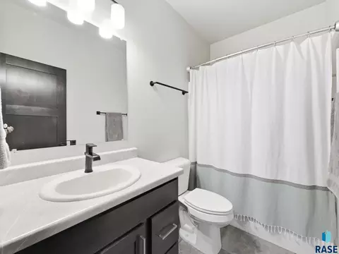 Bath - 7805 E Marana St, Sioux Falls, SD 57110 photo 5 of 5