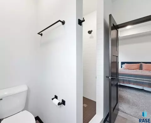 Bath - 7805 E Marana St, Sioux Falls, SD 57110 photo 2 of 5