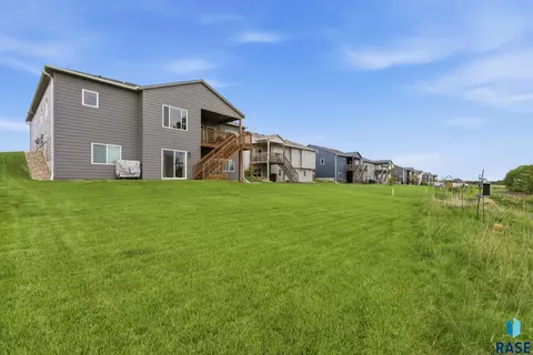 Exterior - 7805 E Marana St, Sioux Falls, SD 57110 photo 4 of 5