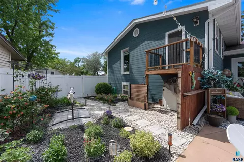 Exterior - 1501 E Sylvan Cir, Brandon, SD 57005 photo 8 of 11